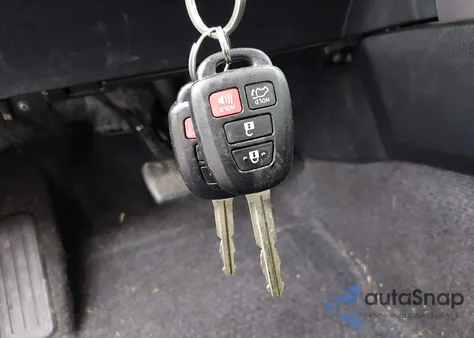 2017 Toyota Rav4 Xle из США, поврежденный, VIN JTMWFREV1HD104048